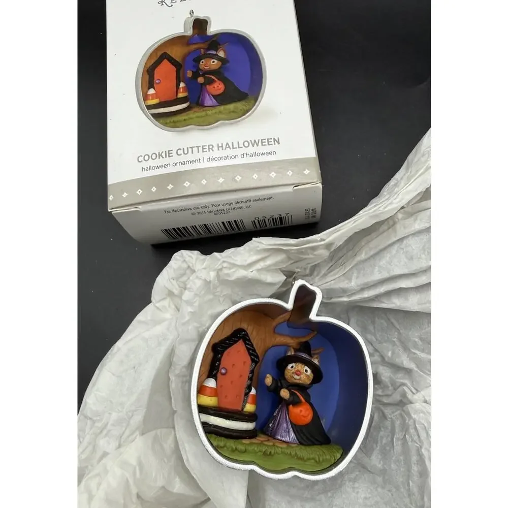 Hallmark “Cookie Cutter Halloween” Mouse Witch in Pumpkin Cookie New! -44D